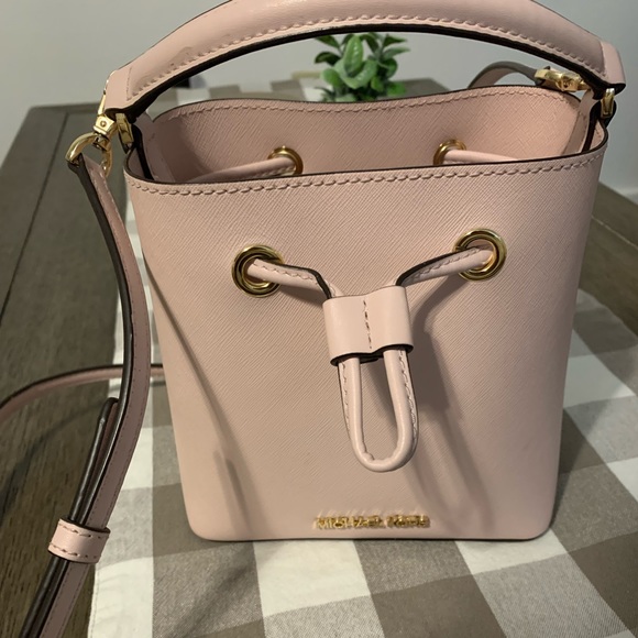 Michael Kors Bags Michael Kors Suri Small Bucket Bag In Powder
